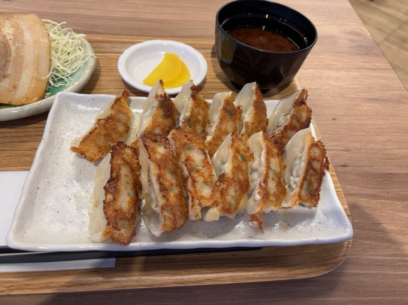 クニトリ食堂(豊田市) 肉汁W餃子