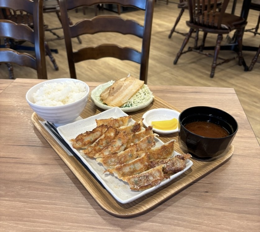 クニトリ食堂(豊田市) 肉汁W餃子定食