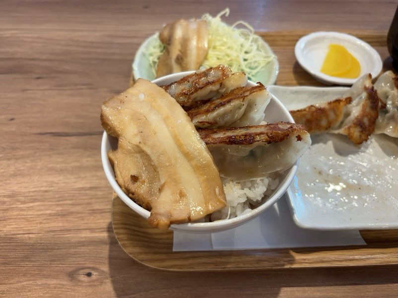 クニトリ食堂(豊田市) チャーシュー餃子丼
