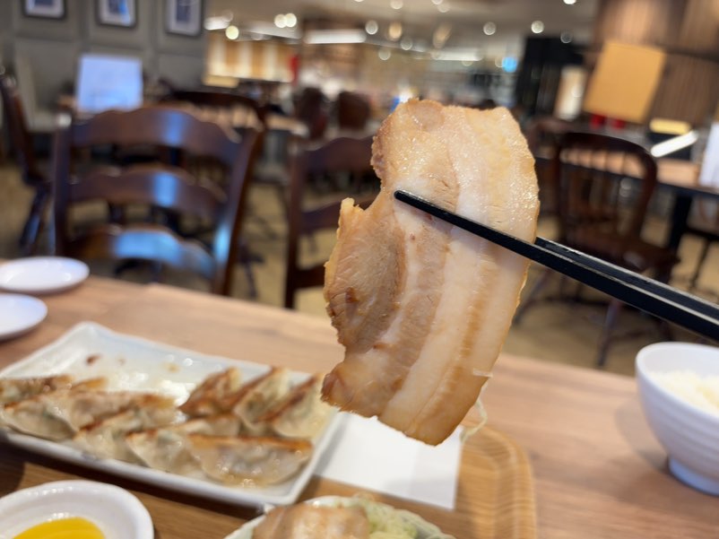 クニトリ食堂(豊田市) チャーシュー一口