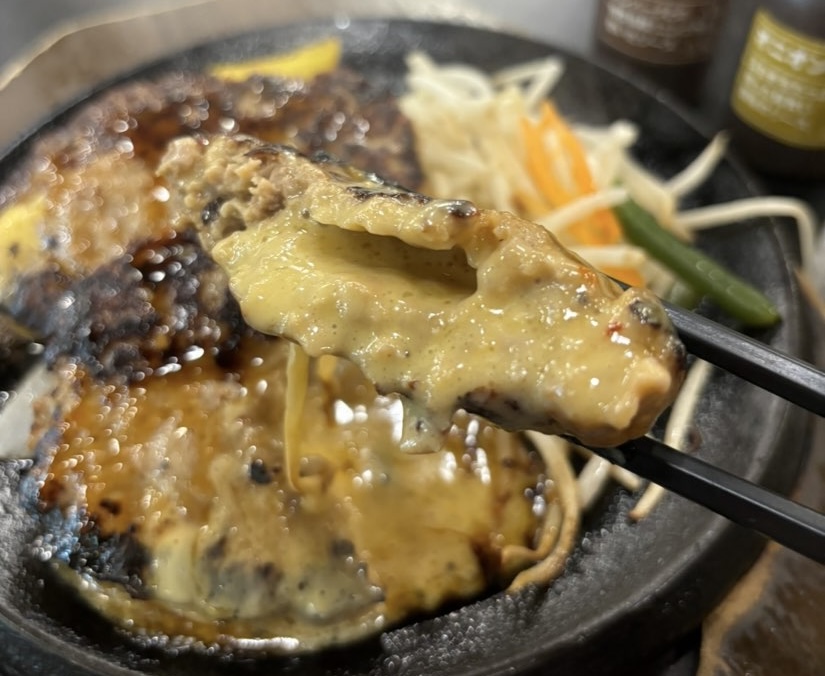 肉のはせ川 豊田御立町店 チーズインハンバーグの断面