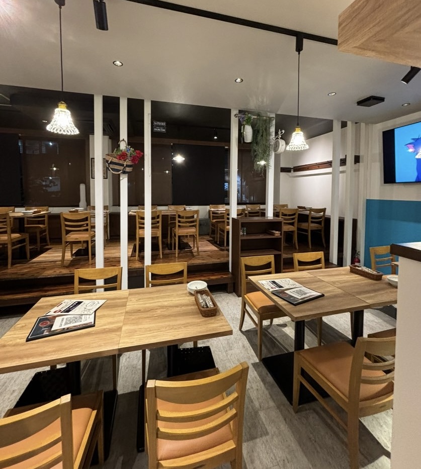 原価ビストロチーズプラス 刈谷店 店内雰囲気