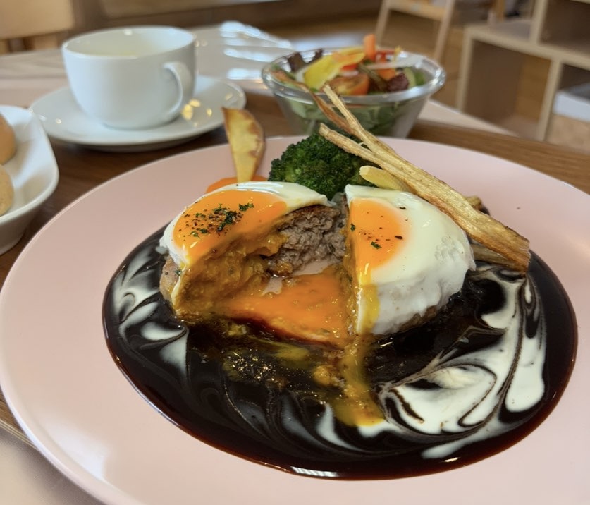 ラ・フェリィチェ(豊田市) ハンバーグの断面