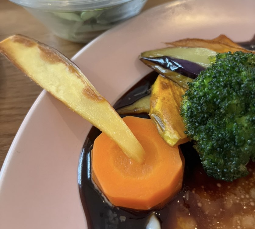 ラ・フェリィチェ(豊田市) ハンバーグの付け合わせの野菜