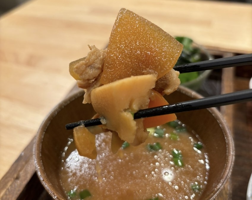 TSUKUMO食堂 豊田t-FACE店 豚汁一口