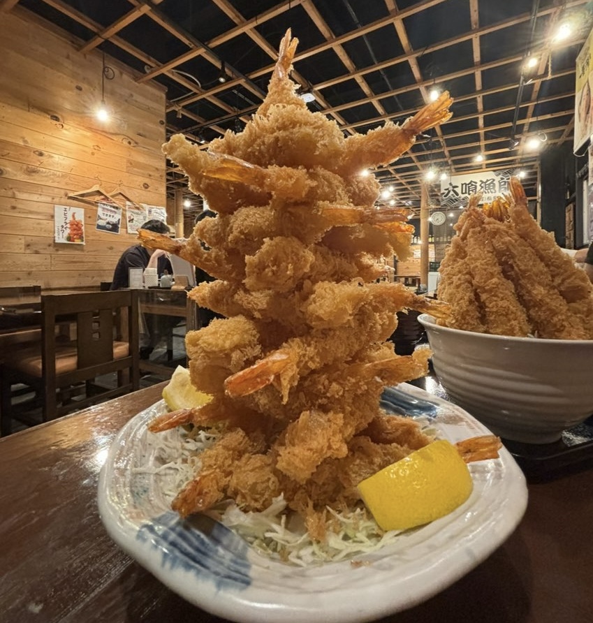 うおのぶ食堂(岡崎市) エビフライタワー