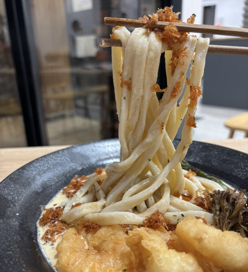 イチトサンブンノイチ豊田店　カルボナーラうどん一口