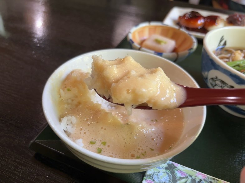 天下茶屋（豊田市）　とろろ麦飯一口