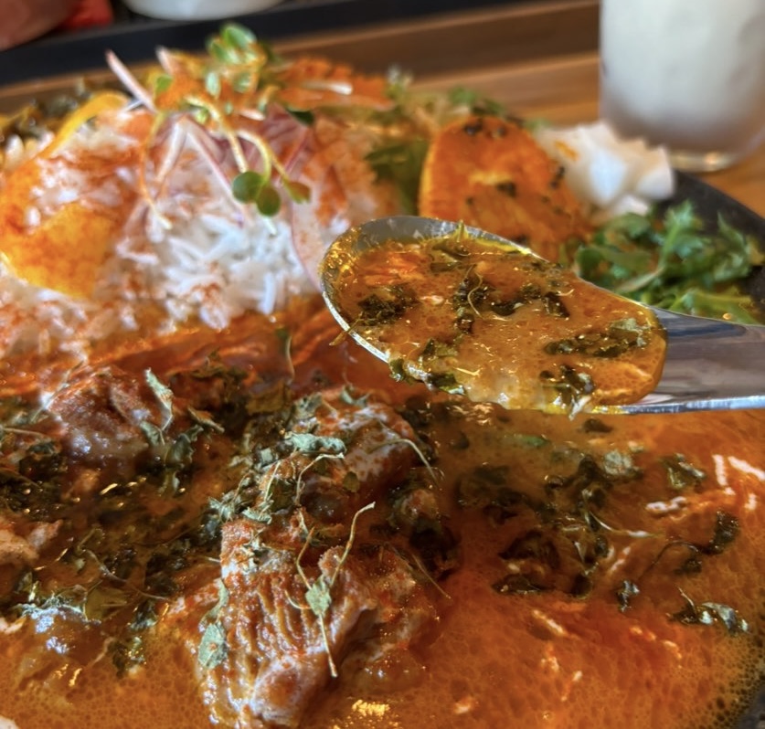 スパイスカレートモス（豊田市）　濃厚バターチキンカレーのスープ