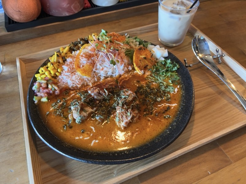 スパイスカレートモス（豊田市）　濃厚バターチキンカレー