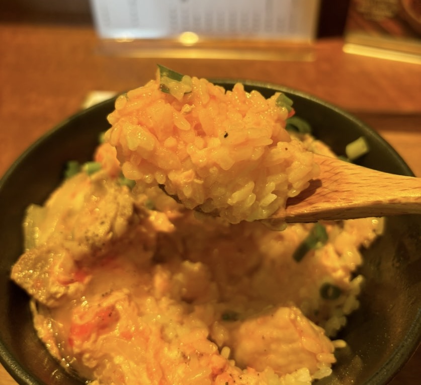 銀鯱食堂（ギンシャチショクドウ）　親子丼の卵黄ごはん