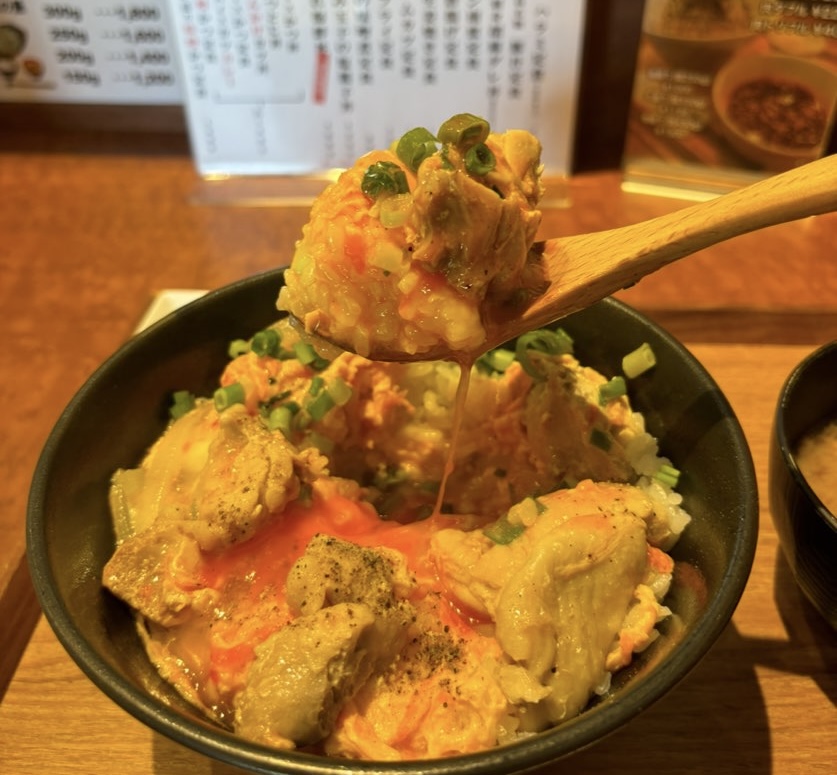 銀鯱食堂（ギンシャチショクドウ）　塩親子丼一口