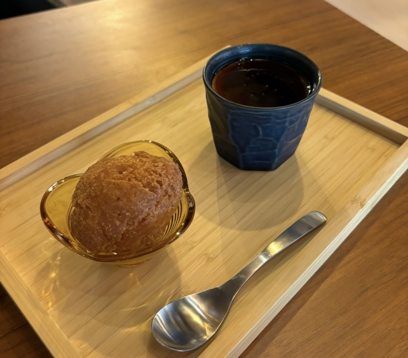 オキナワン ライダーズカフェDOSHI（豊田市）　プリンとサーターアンダギー