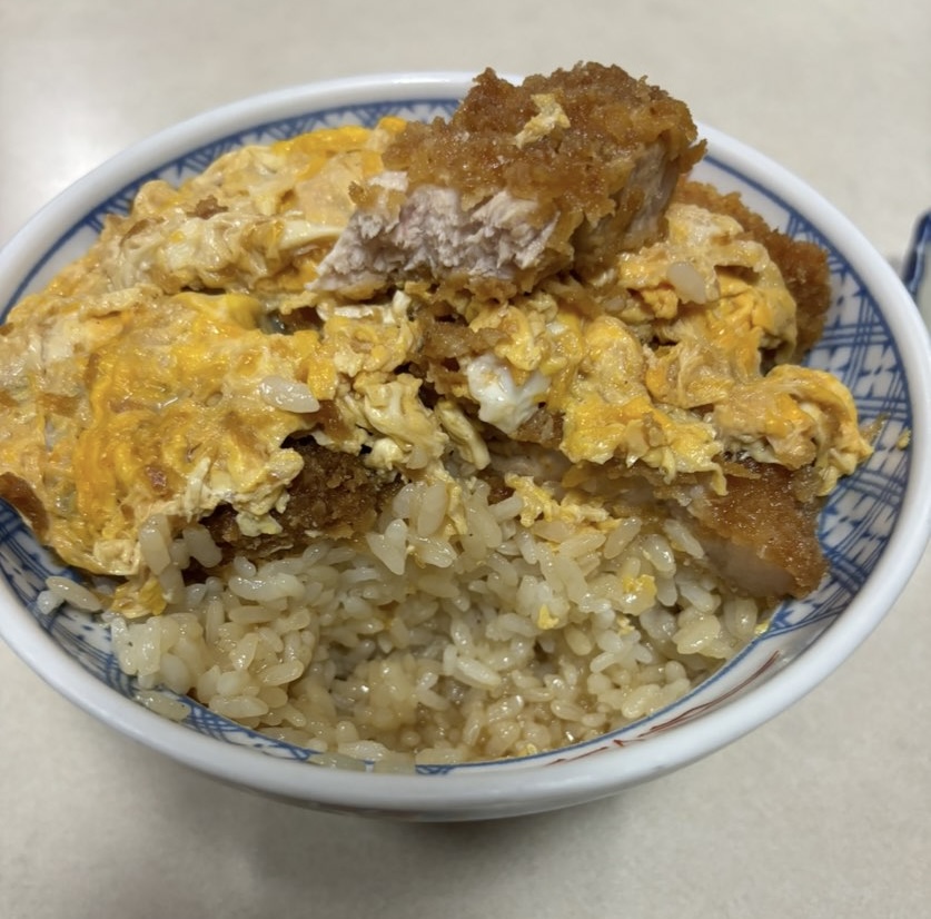 磯屋食堂(豊田市) カツ丼のつゆだく具合