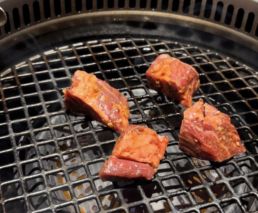 京昌園 ららぽーと安城店　ハラミ焼いてる状態