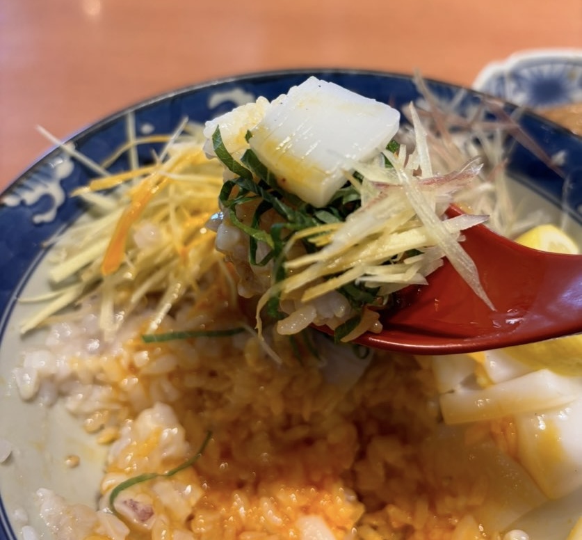 まるさ水産 愛知三好店　究極のイカ丼一口