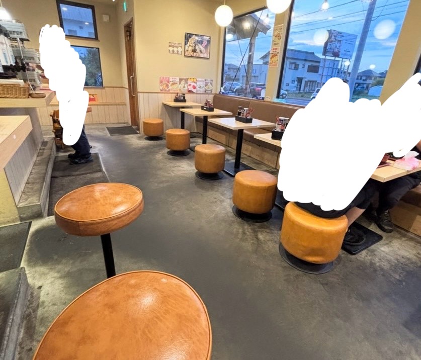 中毒飯チョモランマ（豊田市）　店内風景