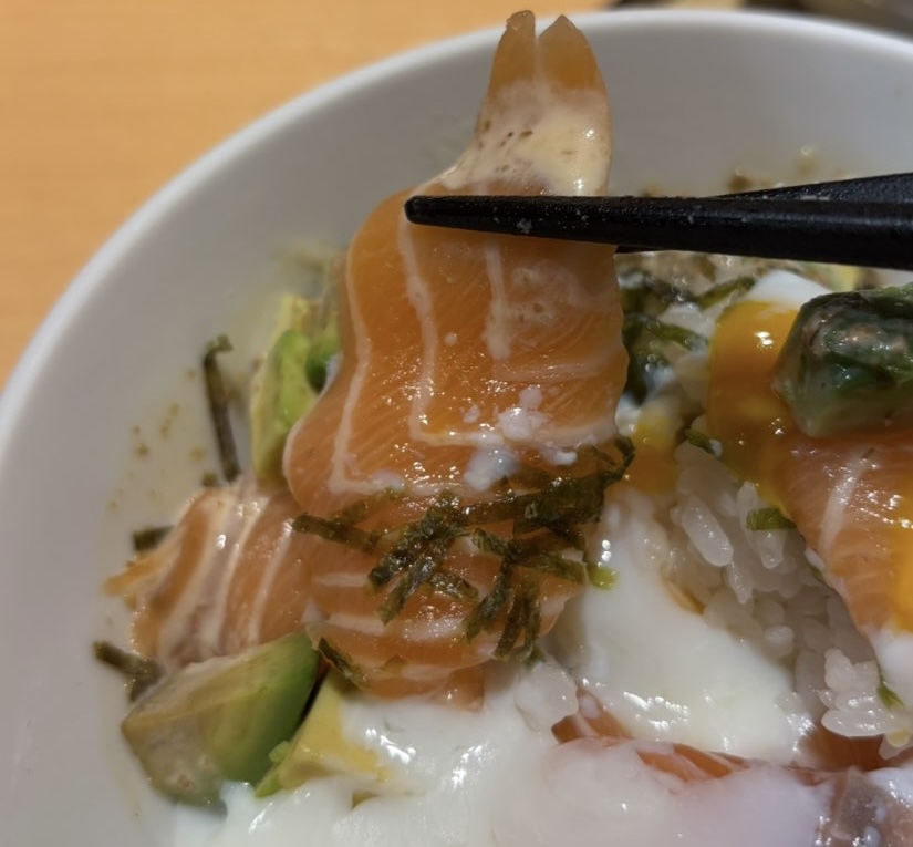 ひものと和めし処 をかし（豊田市）　サーモン一口