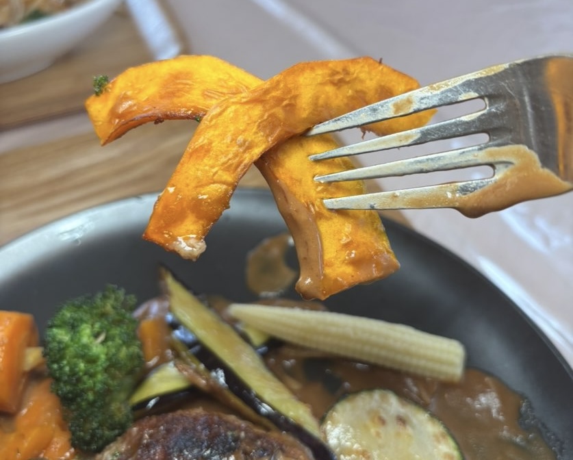 ラ・フェリィチェ（豊田市）　ハンバーグについてる焼き野菜