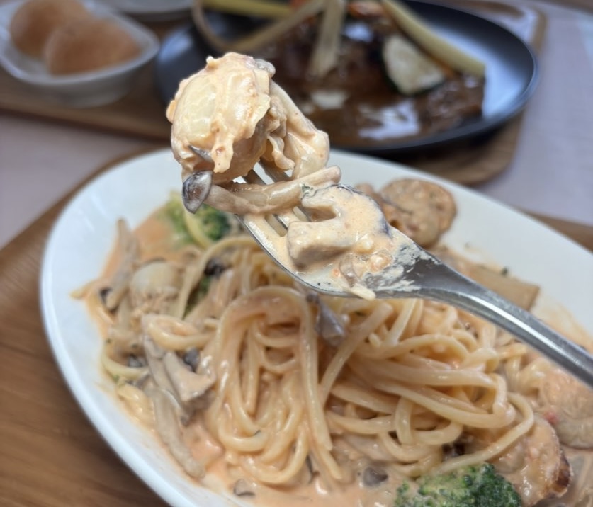 ラ・フェリィチェ（豊田市）　ホタテのクリームパスタの具材