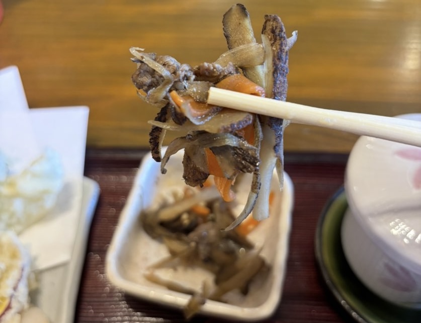 そば工房すもも（豊田市）　ごぼう一口