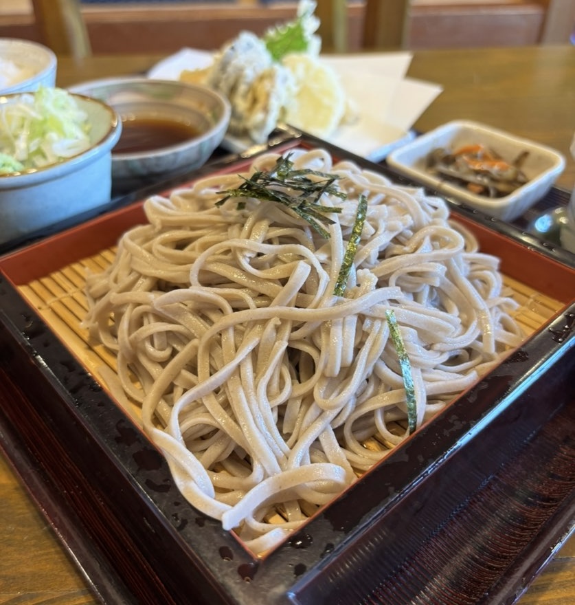 そば工房すもも（豊田市）　ざるそば