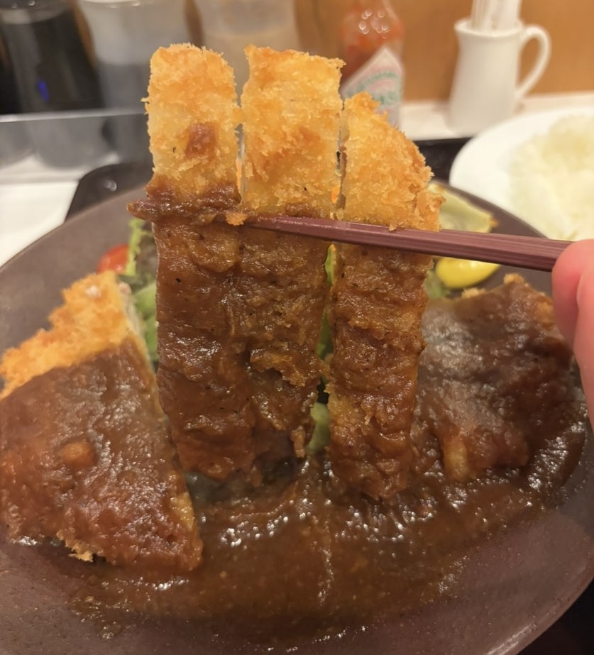 洋食屋ヨッシー(豊田市) デミカツ一口