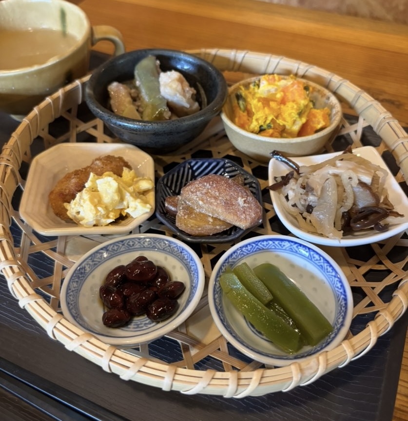 池島五組 厨房168 竹かごランチ