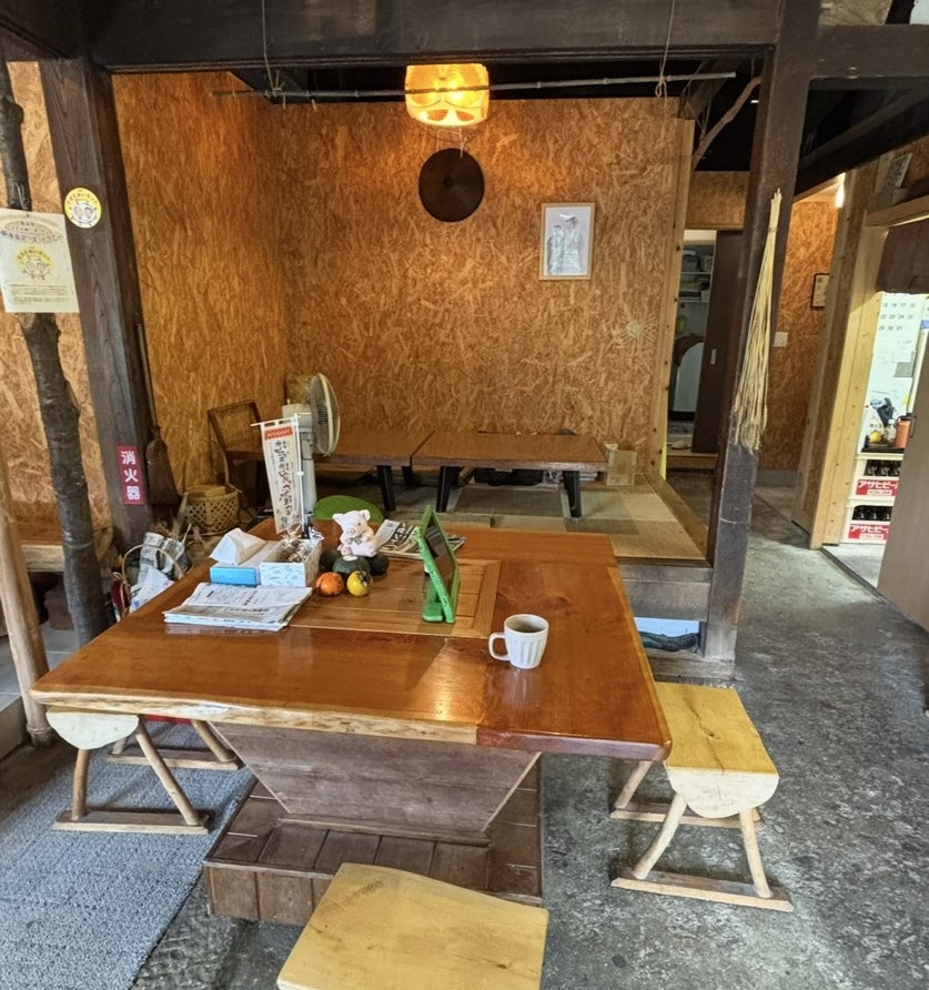池島五組 厨房168 店内雰囲気