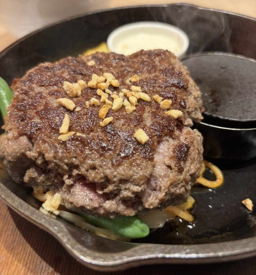 やぎや(刈谷市) 黒毛和牛のレアハンバーグ