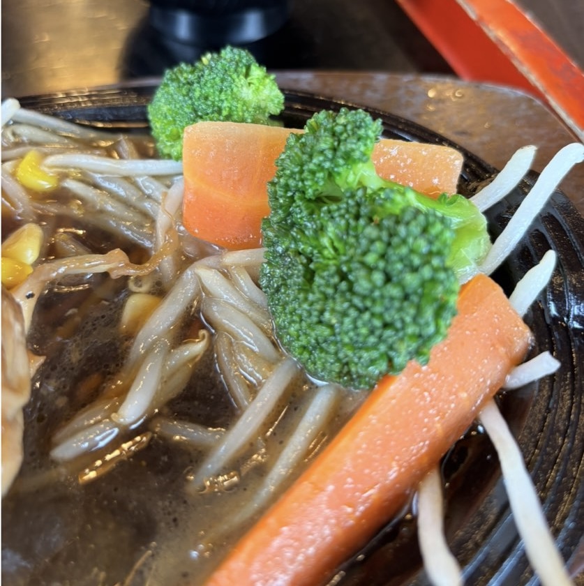 キッチン和味（豊田市）　照り焼きチキンについてる野菜