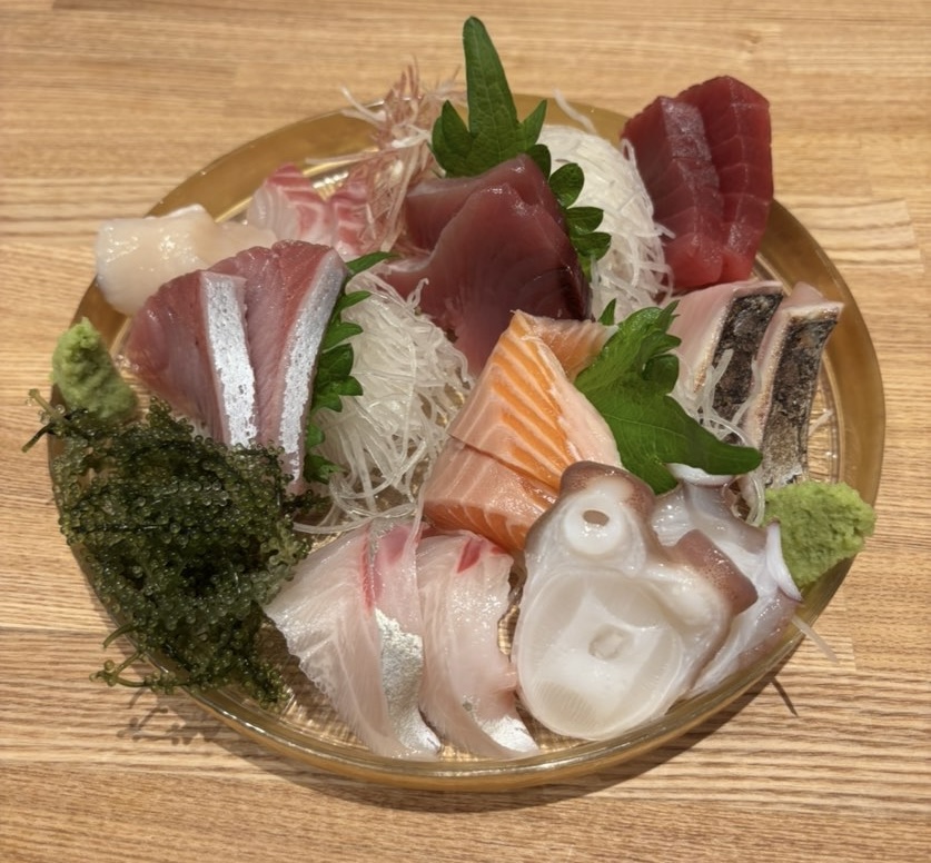 飲み喰い処 ろく兄弟店 刺身盛り合わせ