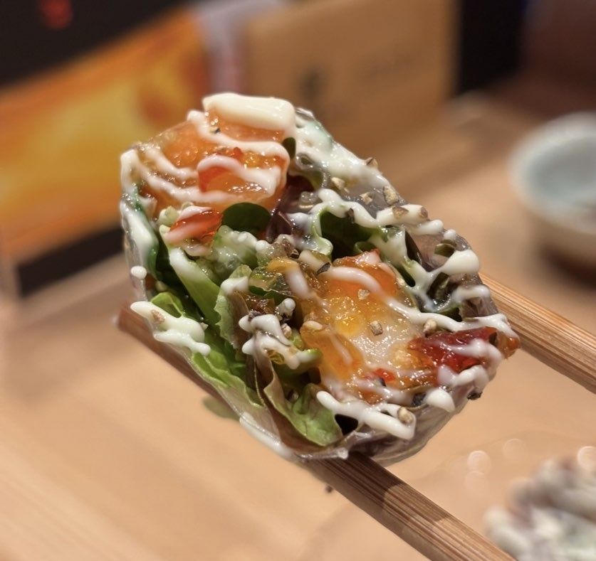 飲み喰い処 ろく兄弟店 サーモンと海老の生春巻き一口
