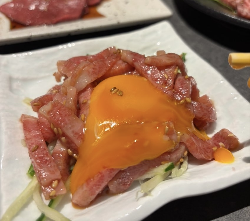 朝日亭 豊栄店 和牛レアビーフユッケ