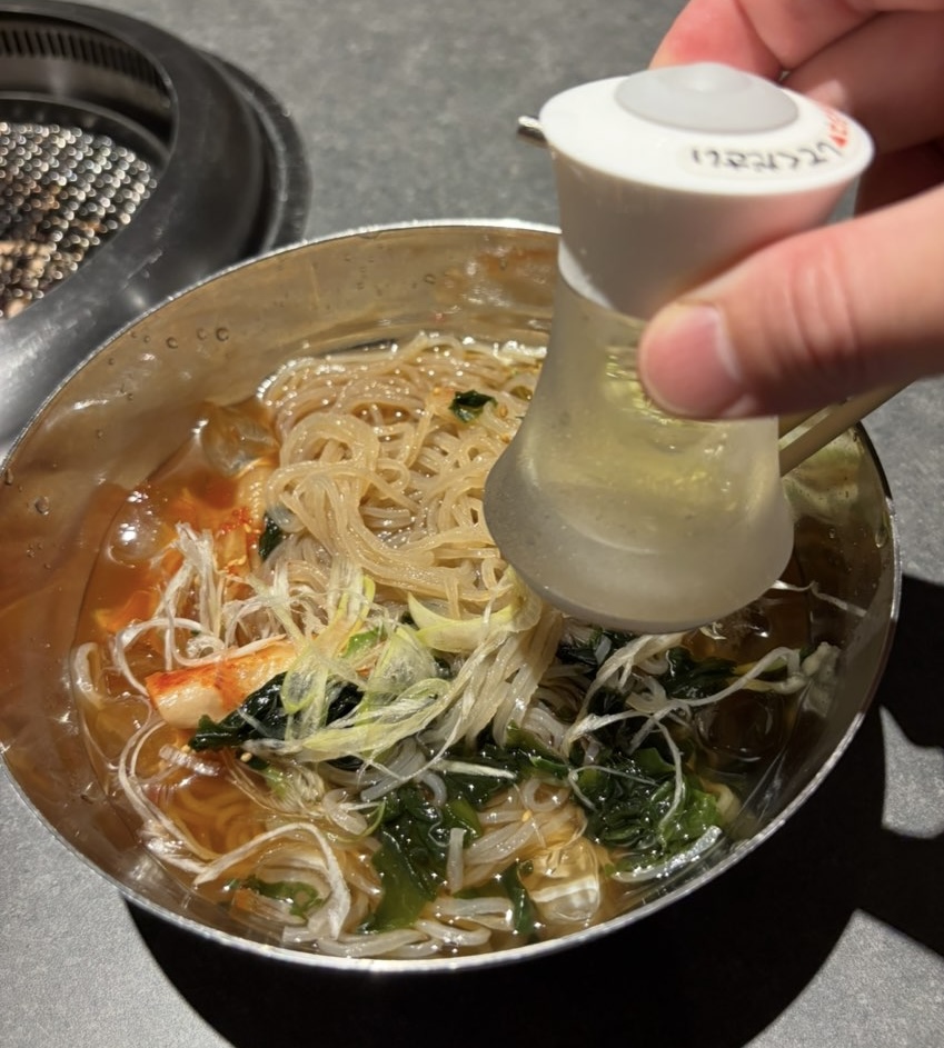 朝日亭 豊栄店 冷麺とリンゴ酢