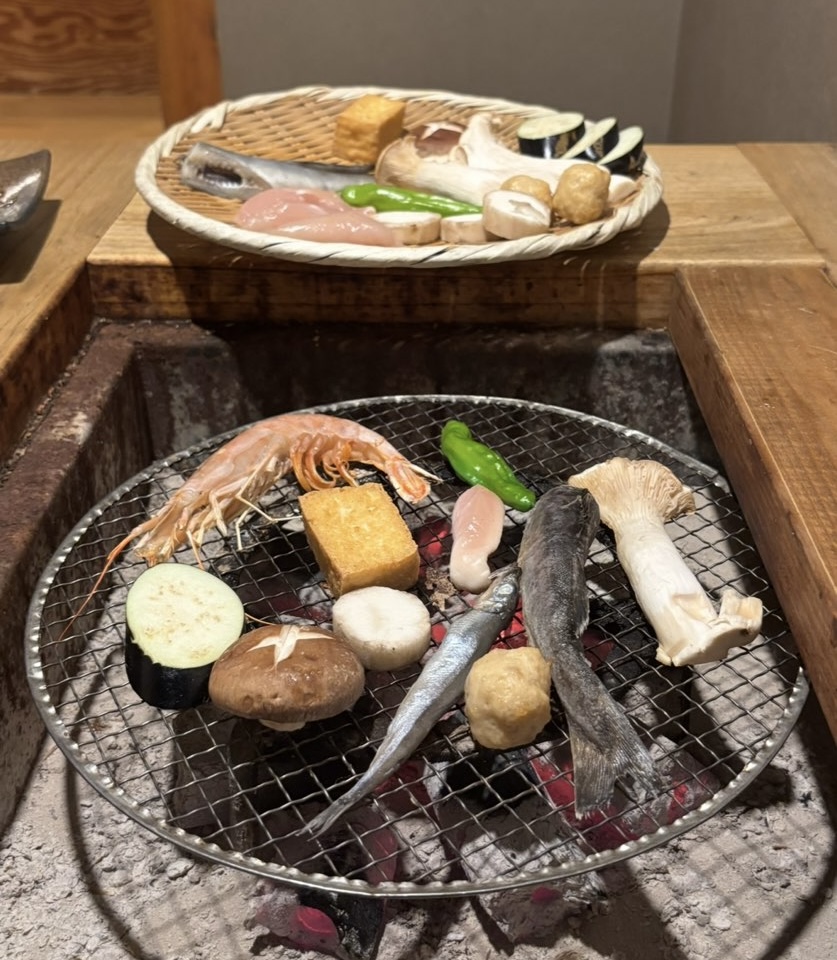 いろり和家（豊田市）　いろり焼き盛り