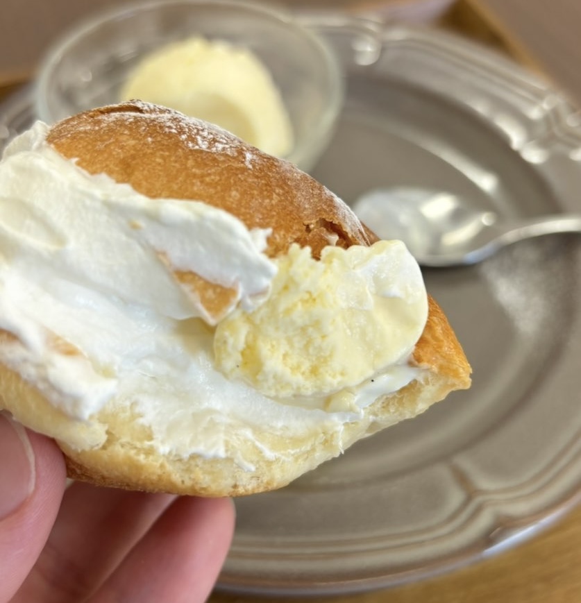 Koshido cafe+（コシドカフェ）　マリトッツォとバニラ