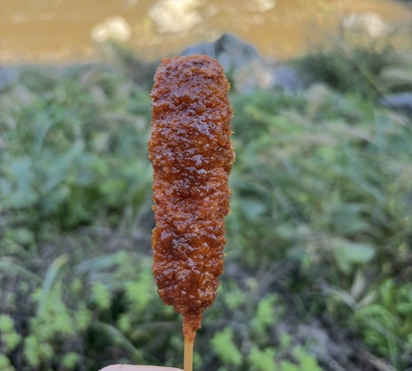 香嵐渓もみじまつり2025　屋台の串カツ