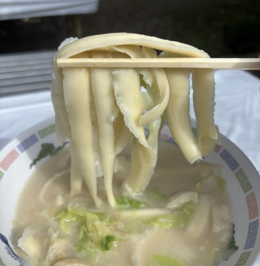 香嵐渓もみじまつり2025　屋台の刀削麺