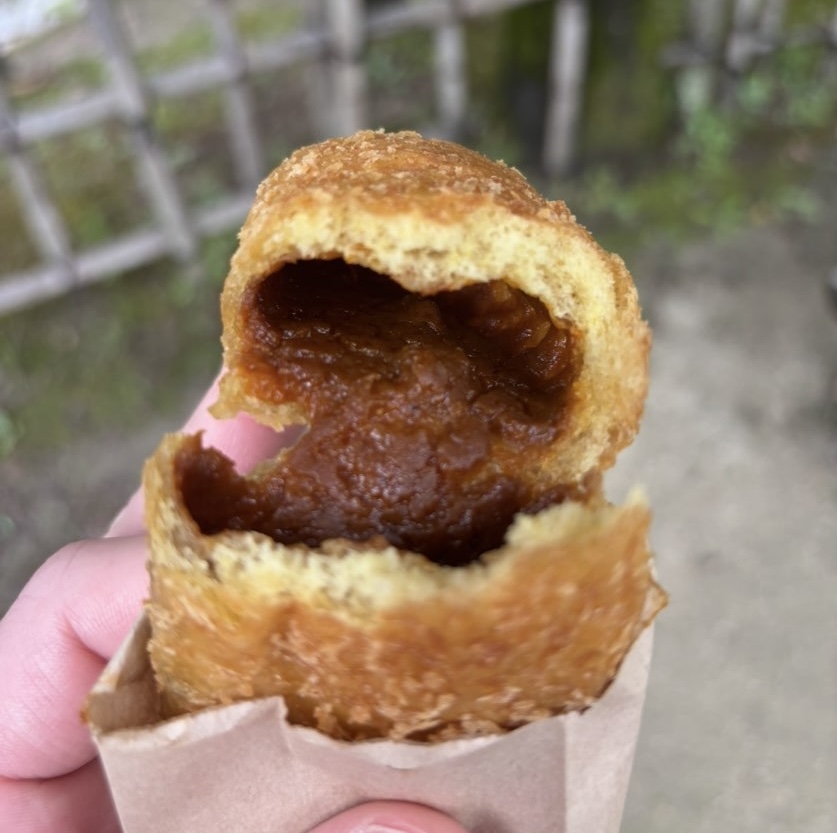 香嵐渓もみじまつり2025　屋台の香嵐渓カレーパン