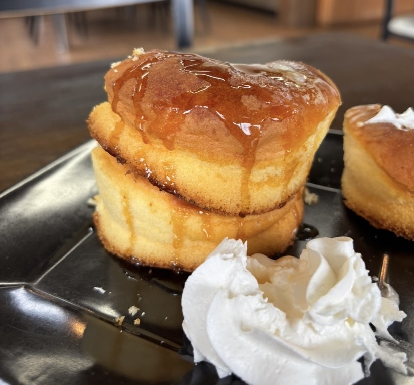 カフェ・ド・たろう（豊田市）　ふわ厚ダブルスフレホットケーキ
