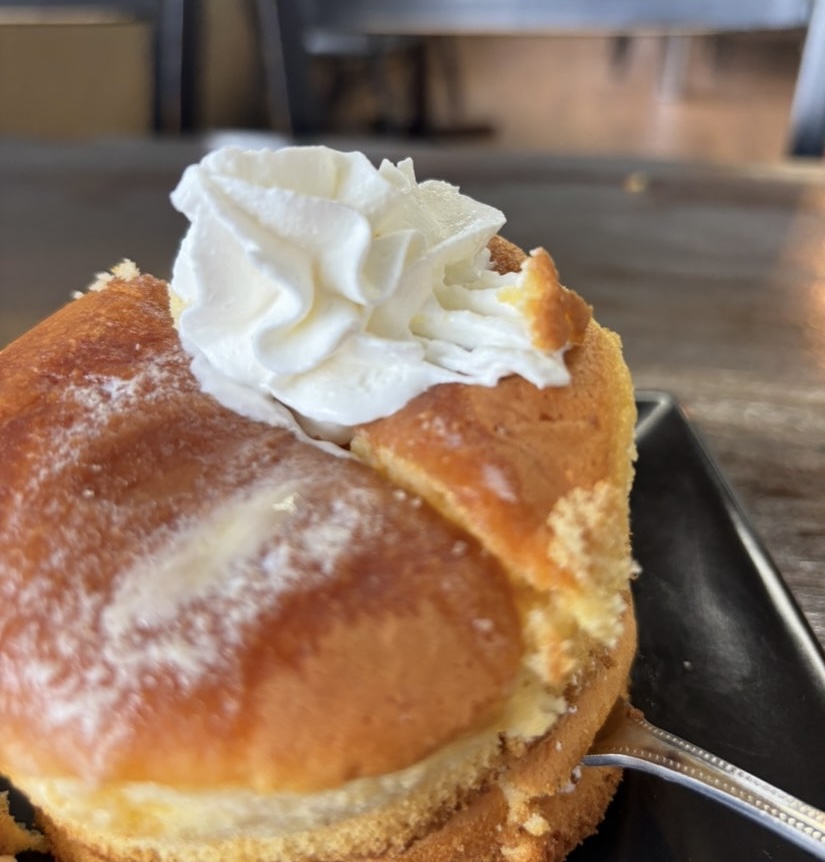 カフェ・ド・たろう（豊田市）　ふわ厚ダブルスフレホットケーキ