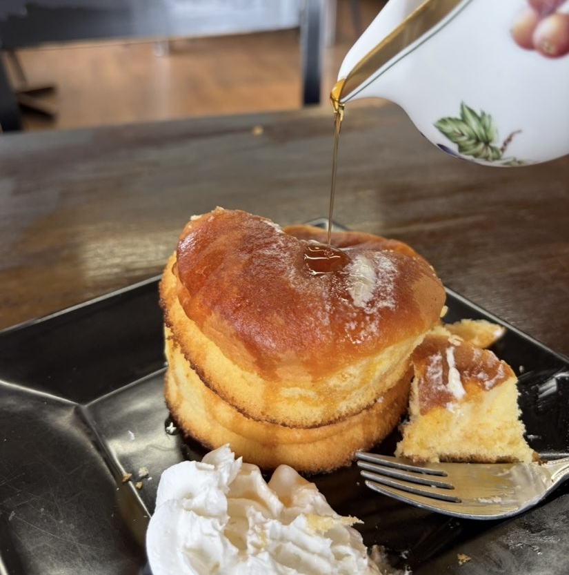 カフェ・ド・たろう（豊田市）　ふわ厚ダブルスフレホットケーキ