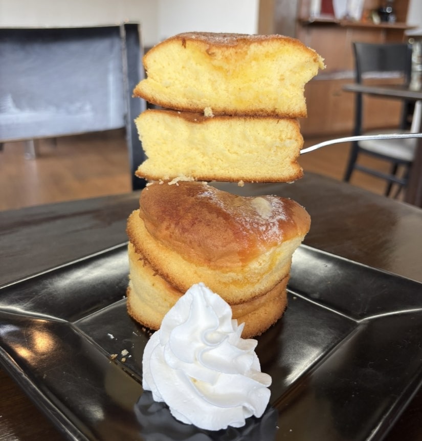 カフェ・ド・たろう（豊田市）　ふわ厚ダブルスフレホットケーキ