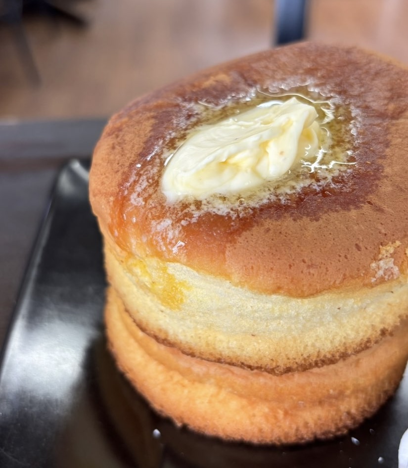 カフェ・ド・たろう（豊田市）　ふわ厚ダブルスフレホットケーキ