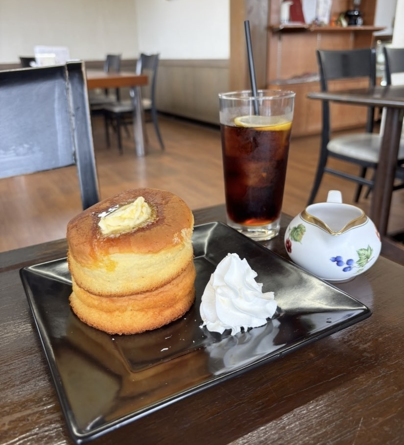 カフェ・ド・たろう（豊田市）　ふわ厚ダブルスフレホットケーキ