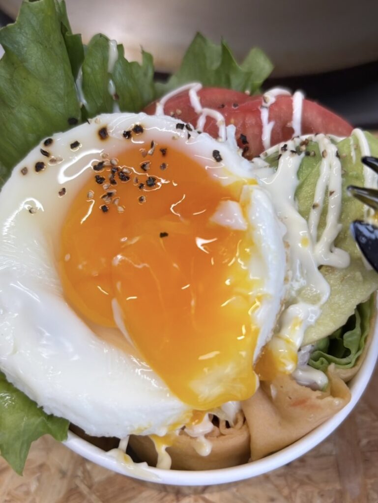 24スイーツショップ 岡崎矢作店　トッピングの目玉焼き