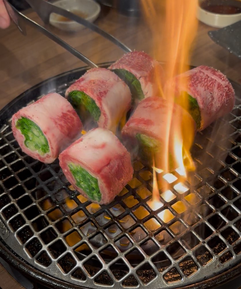 焼肉ぜっと KITAMACHI ねぎ丸くん焼いてる状態