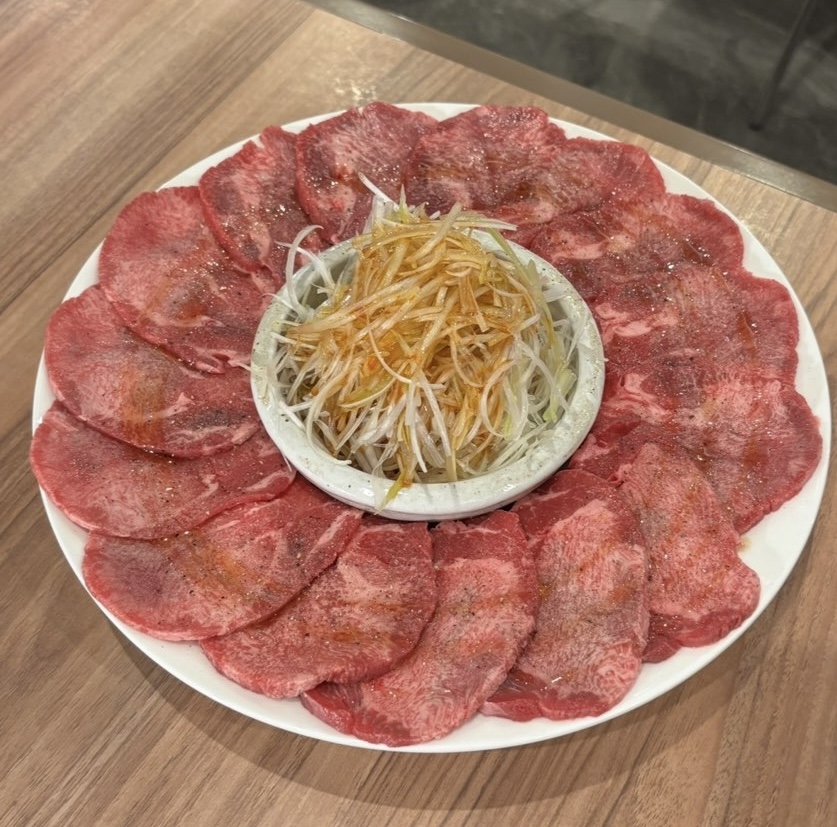 焼肉ぜっと KITAMACHI 大皿ねぎ塩タン