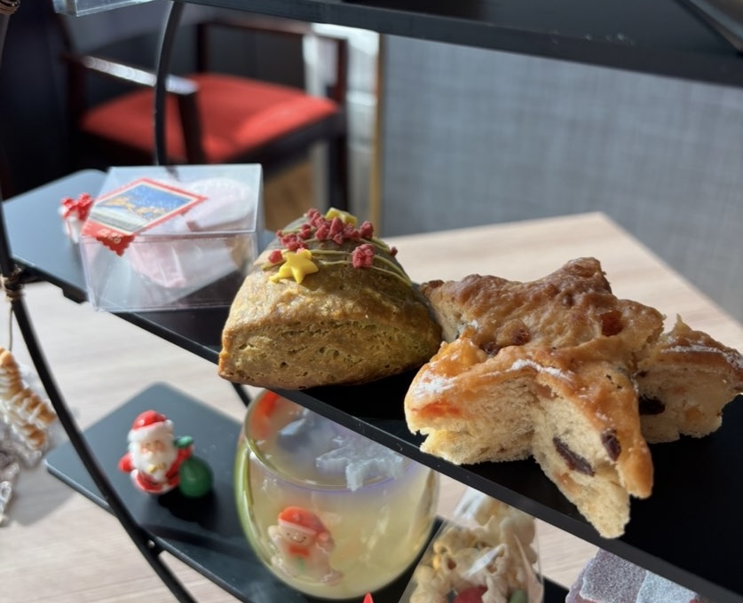 シーズナルキッチン ル・ボナール　中段のお菓子